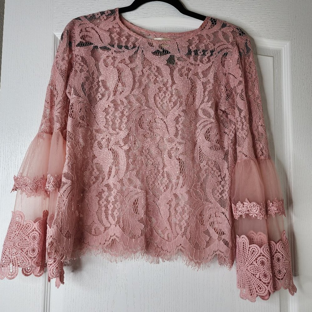 Lace layer bell sleeve top